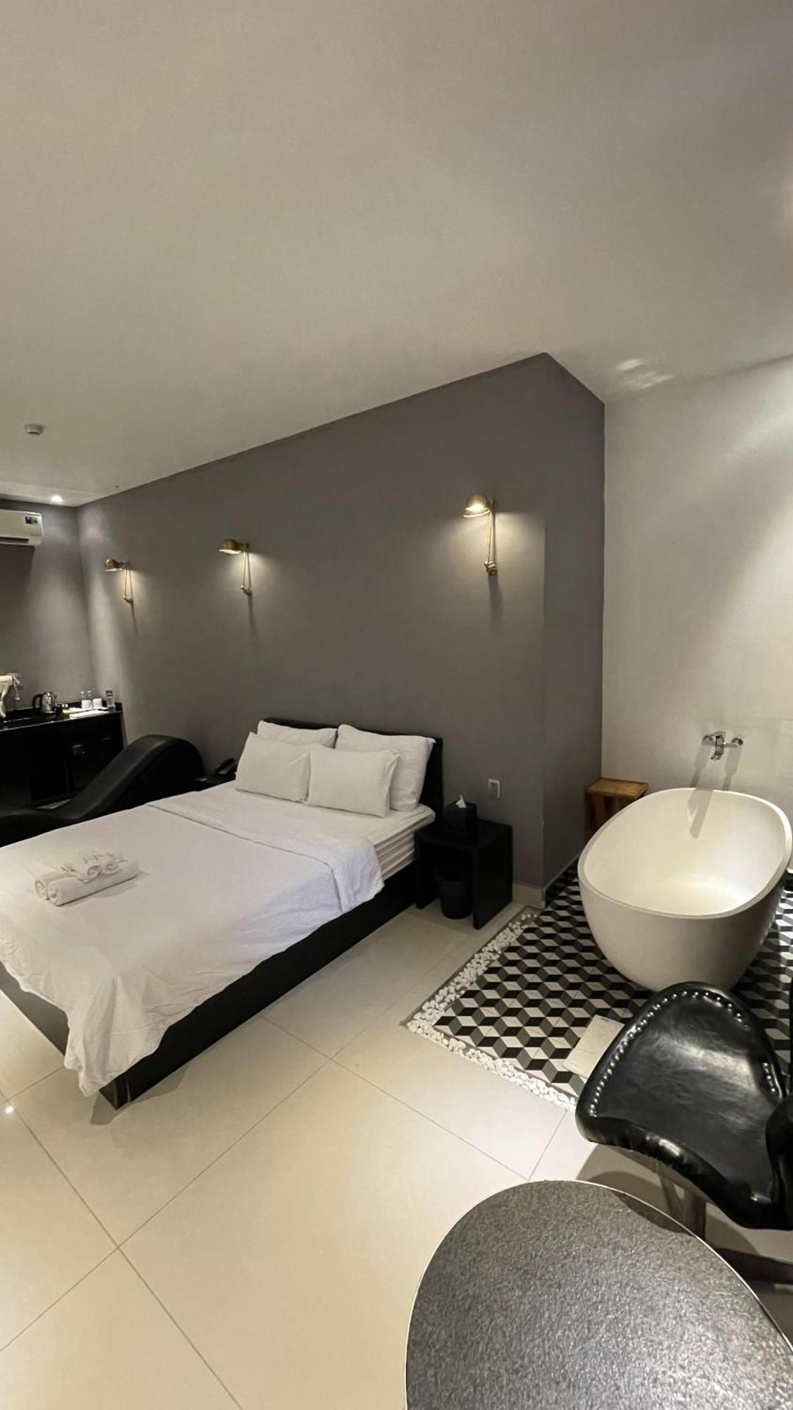 A In Hotel Riverside Ho Şi Min Dış mekan fotoğraf